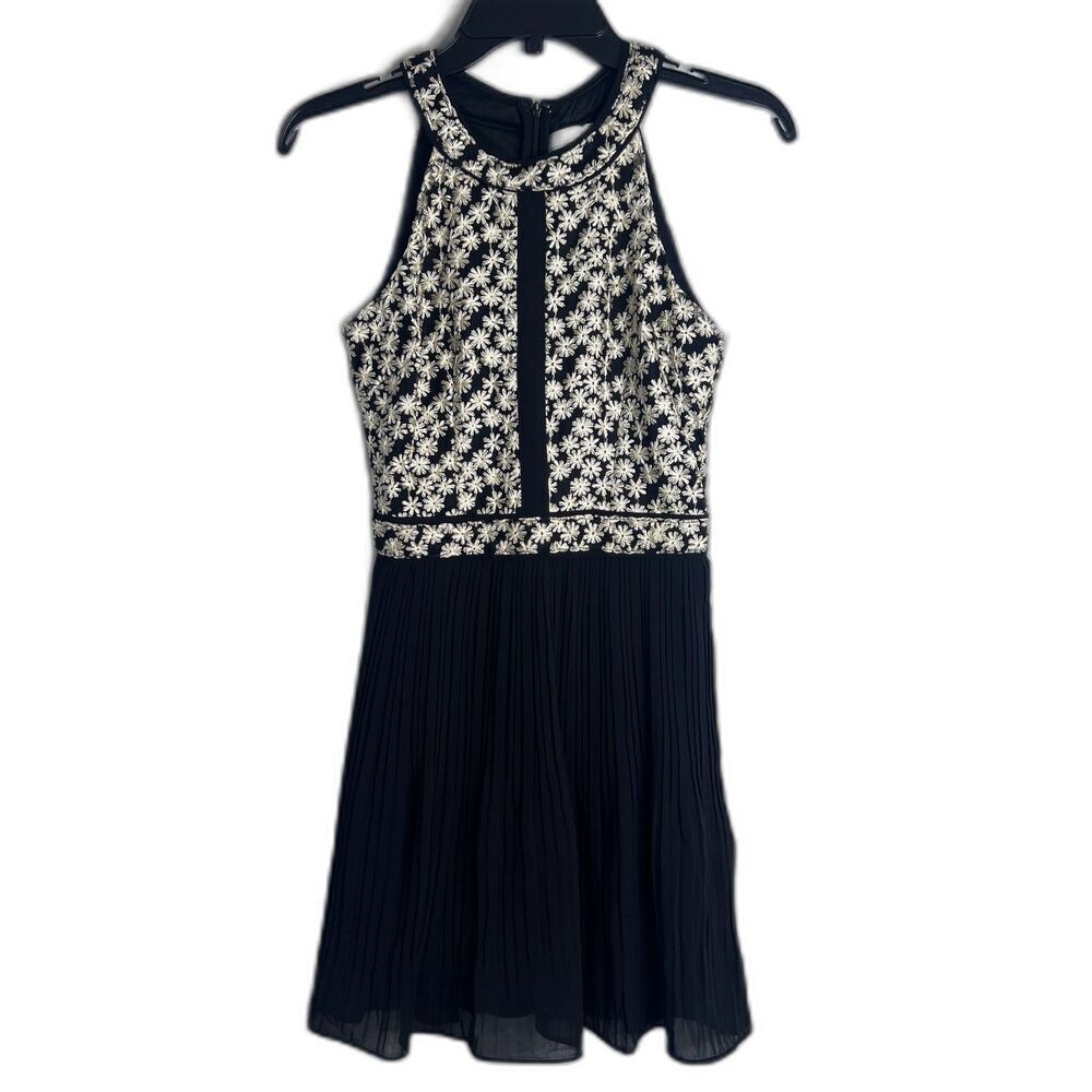 Romeo & Juliet Couture NWOT Daisy Halter Top Pleated Chiffon Skirt Dress Sz SM